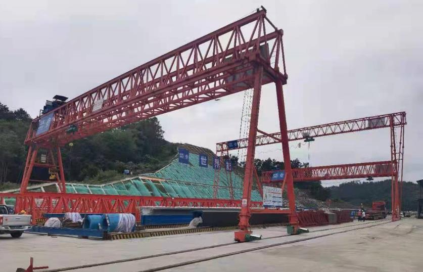 龍門吊門式起重機(jī)滑線距地面高度對環(huán)境因素有何要求？